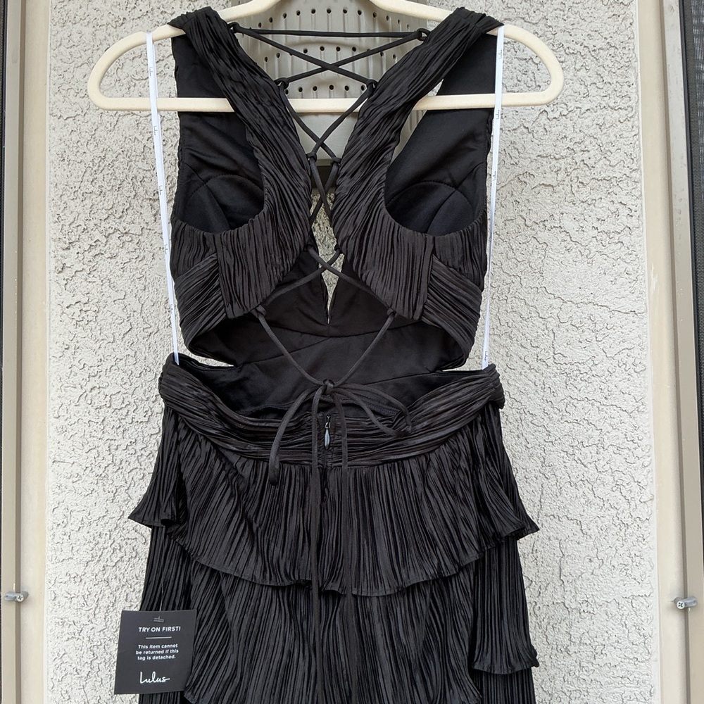 NWT Lulu’s Beauty Icon Black Satin Pleated Tiered Lace-Up Maxi Dress Medium Chic - Picture 8 of 11